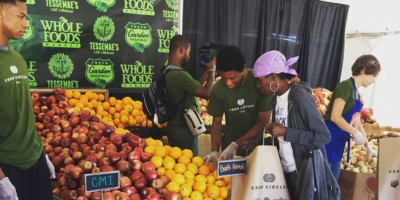  Locals stock up on free produce at the Crop Circles event in Chicago last summer.Courtesy of Tessemae's All Natural 